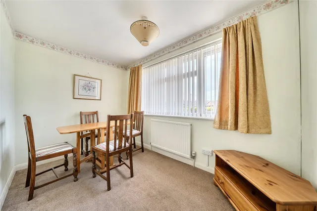 Photo 3 — Blenheim Drive, Witney, OX28 5LN