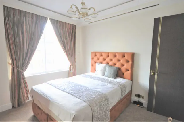 Hertford Street, London, W1J, photo 3