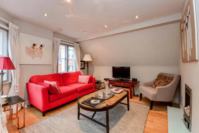 Flat 3, 35b Kensington High Street, London, photo 1