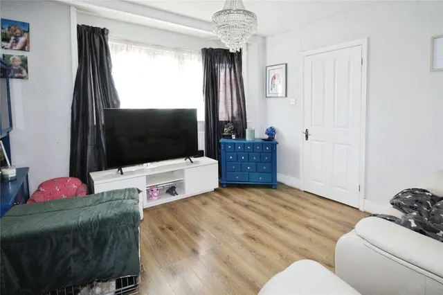 Photo 3 — Knighton Road, Southampton, Hampshire, SO19