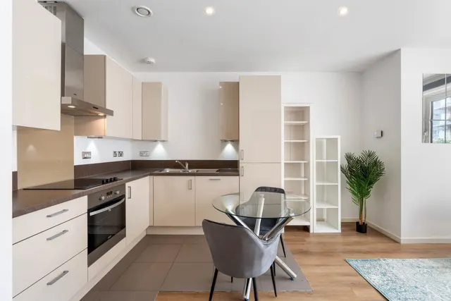 Jasmine House, Battersea Reach, photo 1