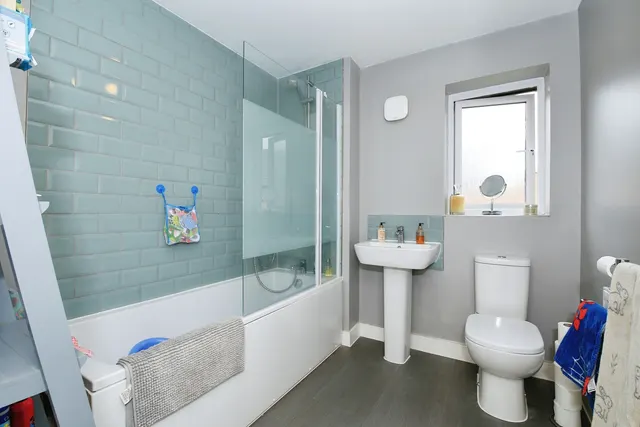 Jackson Drive, Huntingdon, PE26, photo 3