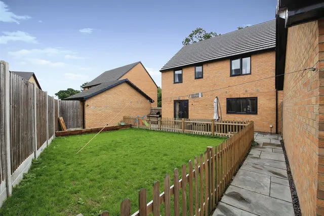 Jackson Drive, Huntingdon, PE26, photo 2
