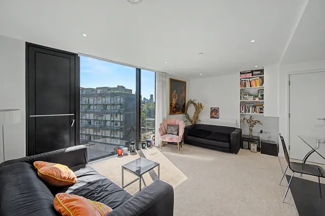 Photo 2 — Apartment 405, The Strata, 8 Walworth Road, London