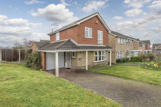 Francis Close, Kingswinford, DY6, photo 1