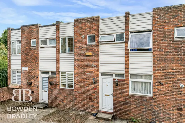 Kielder Close, Hainault, IG6, photo 1