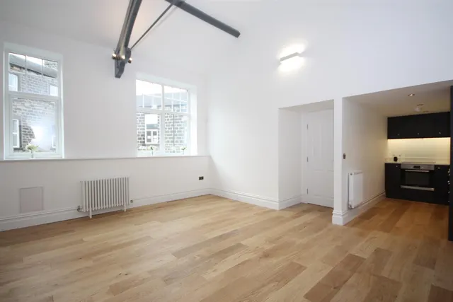Moorland House, Low Green, LS19, photo 3