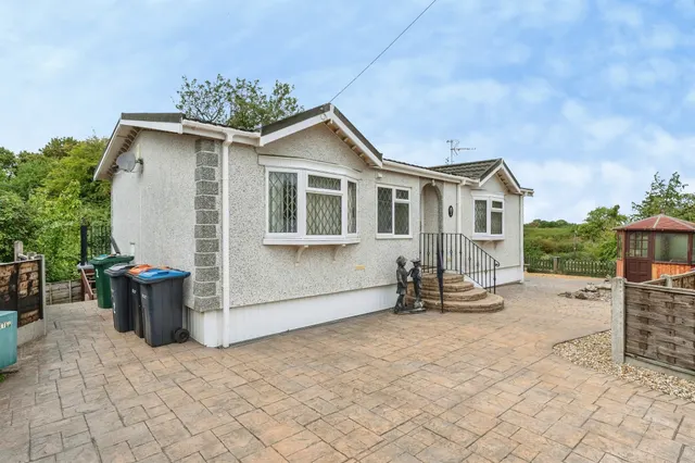 Ashwood Lane, Wervin, Chester, photo 1