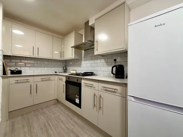 Russell Terrace, Leamington Spa, photo 1