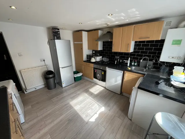 Burley Lodge Terrace, Hyde Park, LS6, photo 3