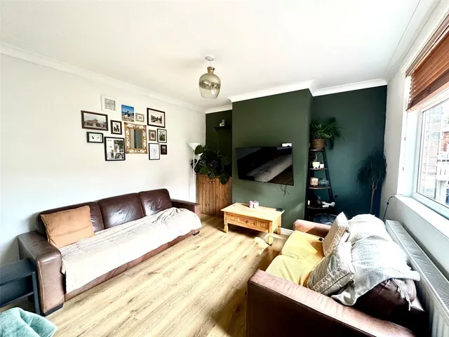 Photo 3 — Flanshaw Crescent, Wakefield, West Yorkshire, WF2