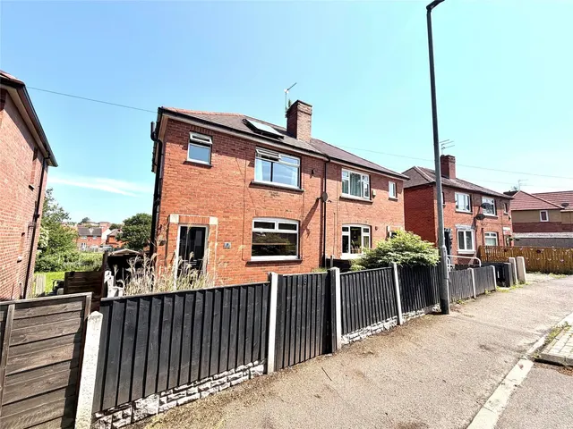 Flanshaw Crescent, Wakefield, West Yorkshire, WF2, photo 1