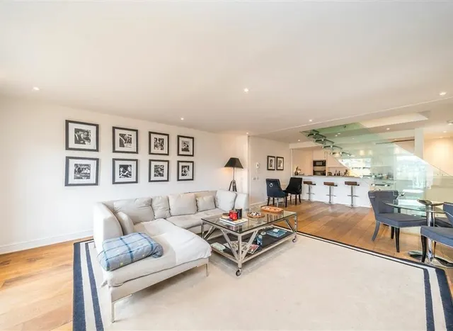 Photo 2 — Lancaster Gate, Hyde Park, W2