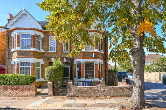 London, W7, photo 1