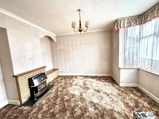 Pooley Avenue, Surrey Egham, TW20, photo 3