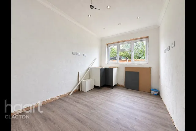 Meadow Way, Clacton-On-Sea, CO15, photo 3