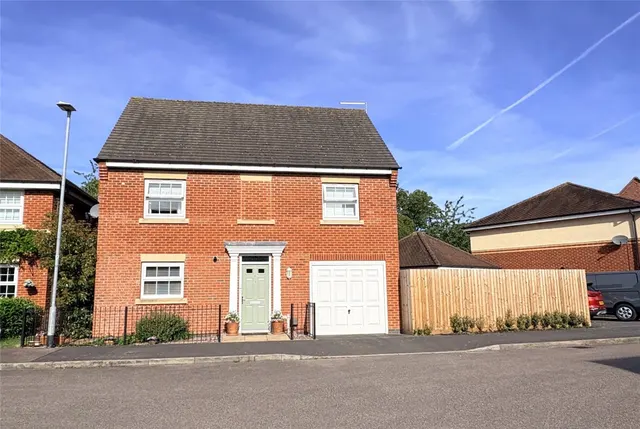 Rosefield Close, Fernwood, NG24, photo 1