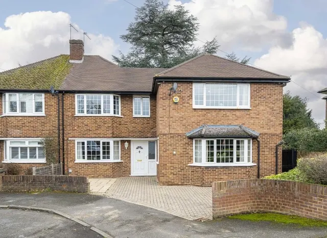 Halliford Road, Sunbury-On-Thames, TW16, photo 1