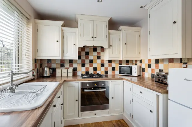 Upper Mayfield, ASHBOURNE, photo 1