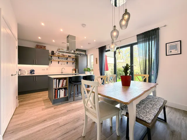 Juno Gardens, Highworth, SN6, photo 3
