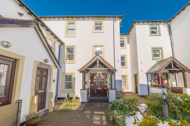 Elm Court, Elliott Park, CA12, photo 1