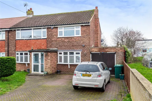 Sunmead Road, Sunbury-On-Thames, TW16 6PF, photo 1