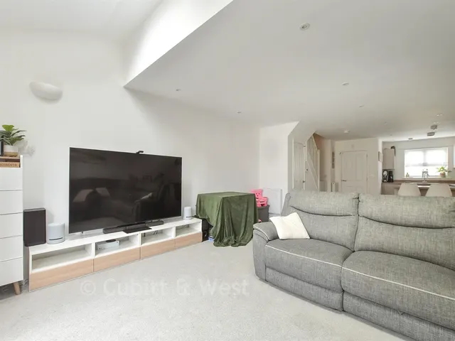 Denchy Mead, Burgess Hill, RH15, photo 2
