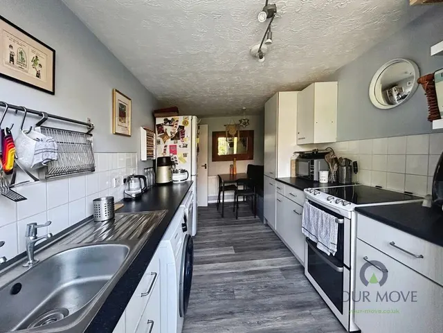 Photo 3 — Dakota Close, Wallington, Surrey, SM6