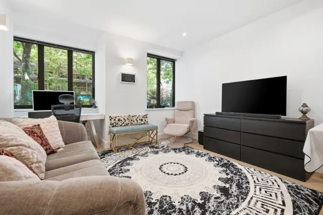Photo 3 — Bay Tree Avenue , Leatherhead , Surre...