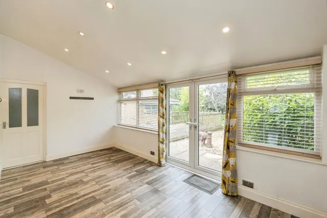 Chanters Avenue, Manchester, M46, photo 3