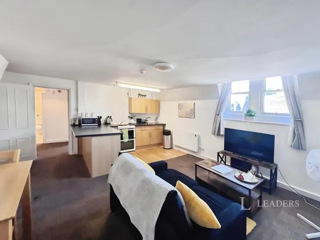 High Street, Stamford, PE9, photo 2