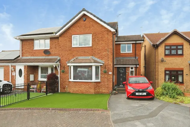 Boundary Walk, Brinsworth, Rotherham, South Yorkshire, S60, photo 1