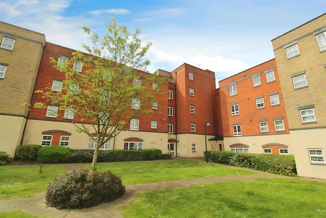 Holyhead Mews, Cippenham, photo 1