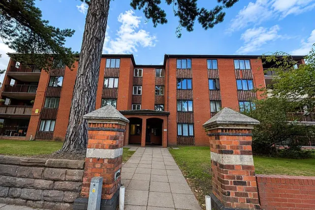 Hagley Road, B16, photo 1
