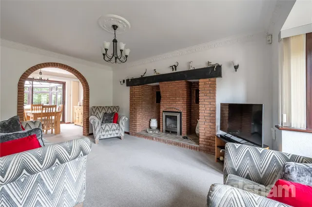 Photo 2 — Chesterton Close, Hunt End, Redditch, Worcestershire, B97 5XS