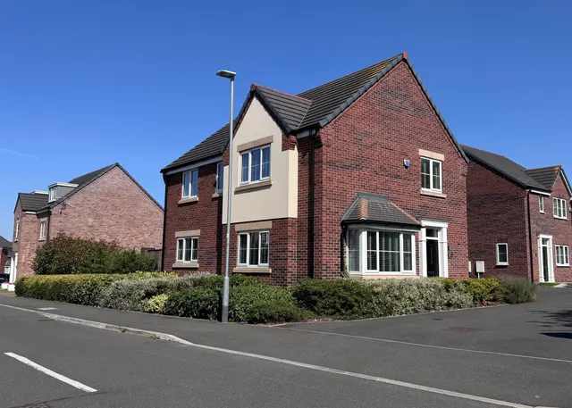 Willow Drive, Shireoaks, S81, photo 1