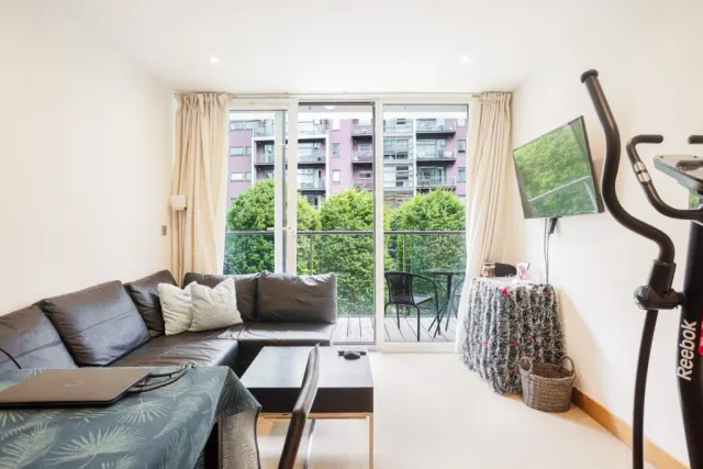 Queenstown Road, Nine Elms, SW11, photo 2