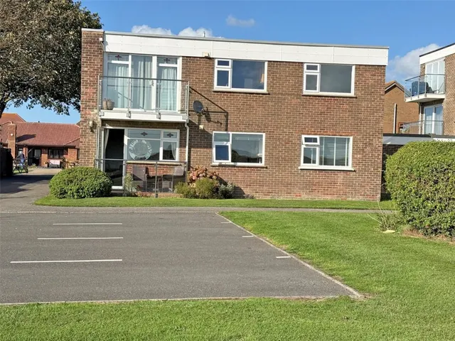 Barton on Sea, New Milton, photo 1