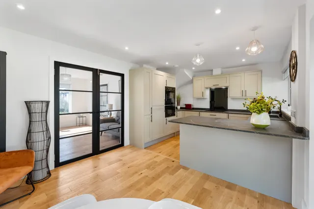Photo 2 — 36 Antonine Road, Bearsden, G61 4DP