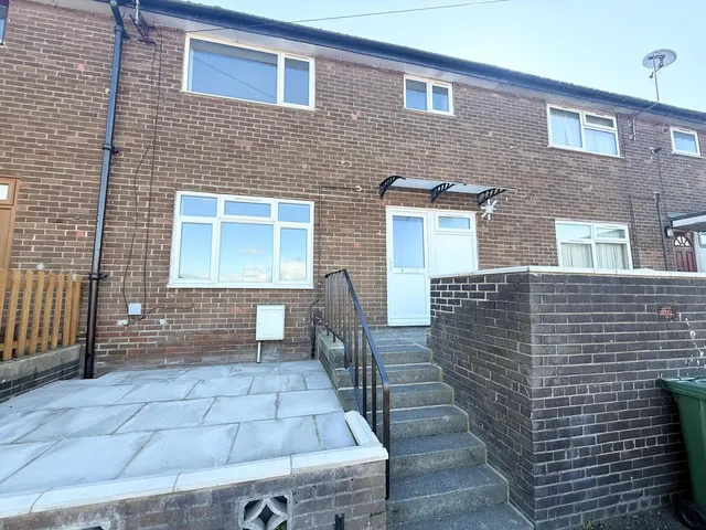 Fernbank Place, Leeds, LS13, photo 2