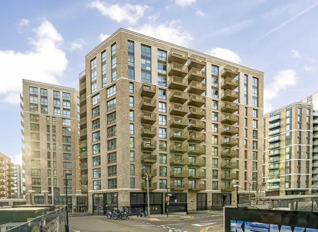 Capital Interchange Way, Brentford, TW8, photo 1
