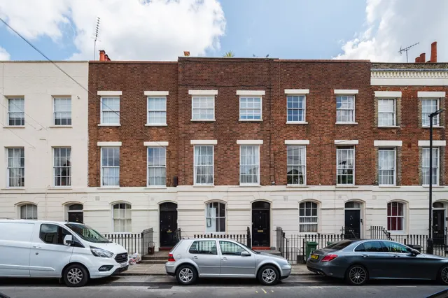 2 bedroom flat — 16a Lyme Street, London