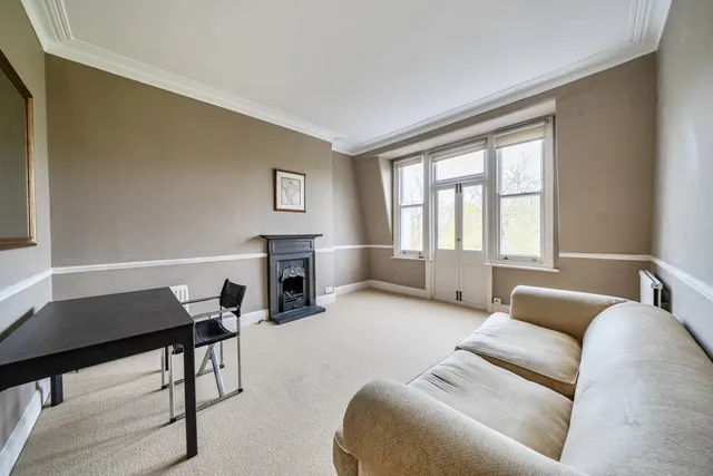 Photo 2 — Prince of Wales Drive, London, SW11