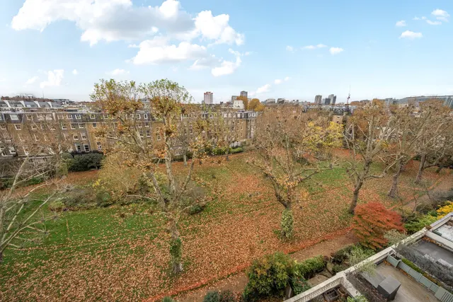 Photo 3 — Top Floor, 35 Warrington Crescent, London