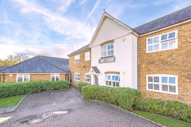 Knights Place, Twickenham, TW2, photo 1