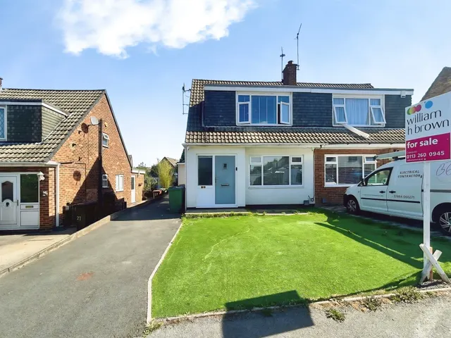 Denesway, Garforth, LS25, photo 1