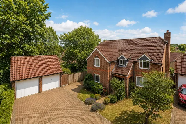 St. Margaret Drive, Epsom, KT18, photo 1