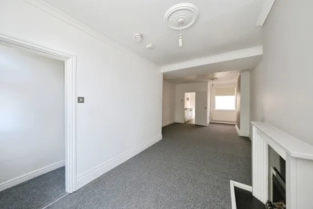 Photo 2 — Leeming Lane South, Mansfield Woodhouse, Mansfield, Nottinghamshire, NG19