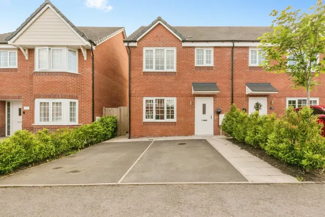 College Way, Hartford, Northwich, Cheshire, CW8, photo 1