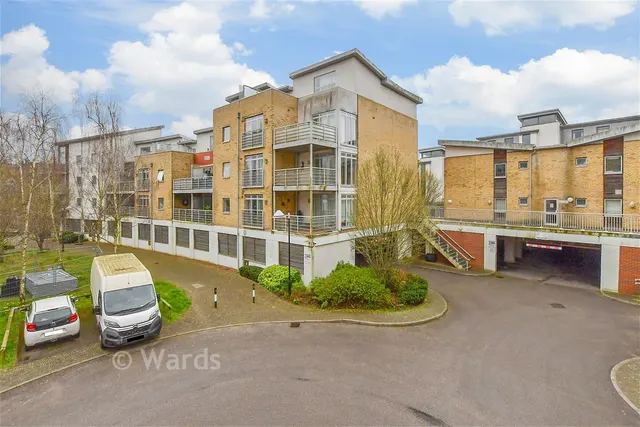 Kingfisher Meadow, Maidstone, ME16, photo 1
